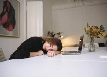 Top 4 des astuces pour faire des micro siestes durant le blocus