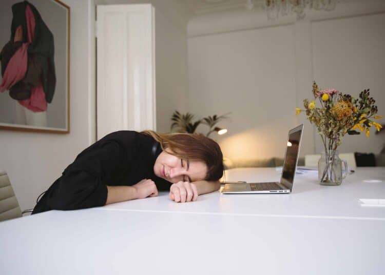 Top 4 des astuces pour faire des micro siestes durant le blocus