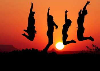 Pixabay-ReneRauschenberger-Jeunesquisautentdevantlechoucherdesoleil-Unimprévudurantmesvacances,quicontacter?jpg