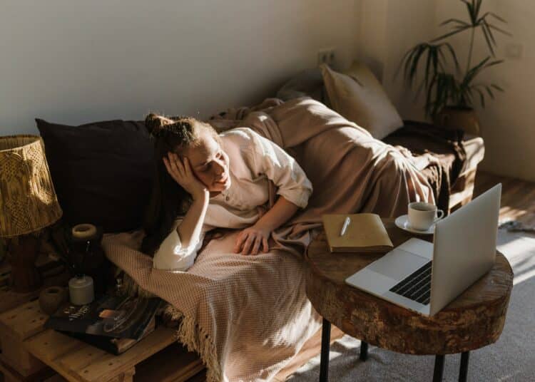 pexels-arina-krasnikova - Si t’as décidé de rester au kot durant les vacances, ces 5 memes vont te parler