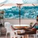 pexels-nappy-étudiante en vacances last minut - Où partir en last minute quand on est étudiant