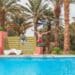 pexels-anas-fakhari-jeunes a une piscine en vacances - Kotplanet 10 astuces pour organiser une pool party
