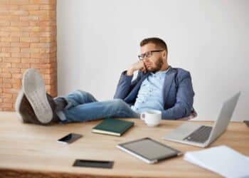 Freepik-Cookie_studio-étudiantuis'ennuiedanssonkot-jemesensseul.edansmonkotquefaire