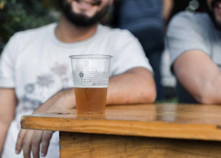 pexels-diego-indriago - 5 memes qui vont te rappeler que tu penses peut-être trop à l'alcool