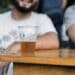 pexels-diego-indriago - 5 memes qui vont te rappeler que tu penses peut-être trop à l'alcool