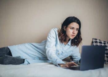 pexels-elina-fairytale- étudiant en kot - Je ne m’habitue pas à l’idée d’être en kot
