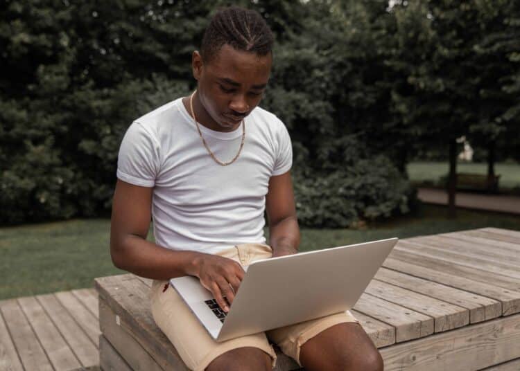 pexels-monstera-Une plateforme sur les comportements transgressifs dans l'enseignement supérieur en Flandre