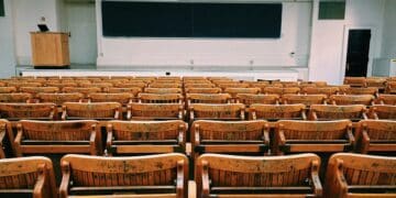 5 soorten studenten die ons verliefd maken in de aula