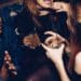unsplash - michael-discenza- étudiantes qui boivent un verre - j'ai discuté avec mon coloc l'insécurité en soirée