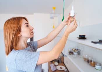 5 astuces indispensables pour réduire ta consommation en électricité