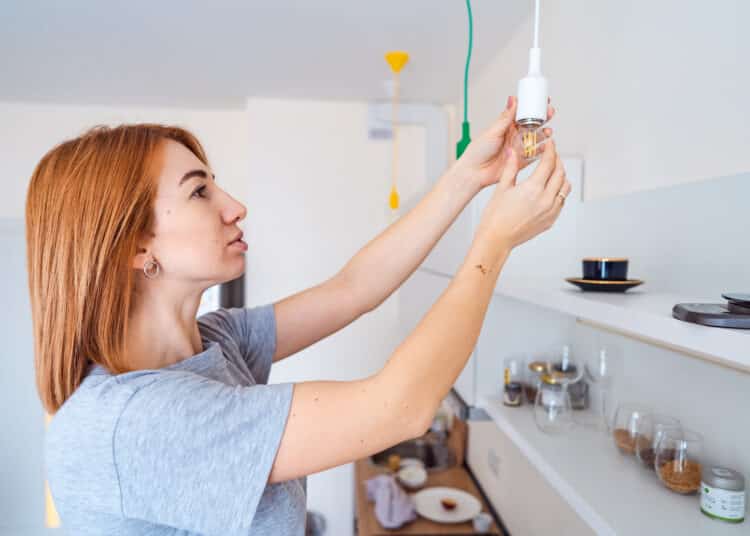 5 astuces indispensables pour réduire ta consommation en électricité