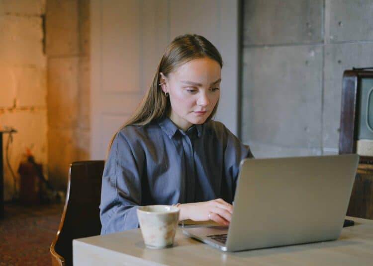 pexels-anna-shvets-600 heures pour les jobs étudiants, une bonne nouvelle pour tous