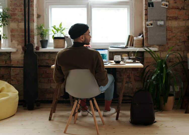 pexels-tony-schnagl - 6 memes qui vont te rappeler que tu fais clairement pas assez de sport