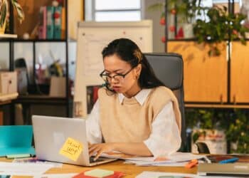pexels-antoni-shkraba-production-étudiante en stage - 4 bonnes raisons d’aller en stage dans une PME