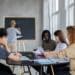 pexels-monstera-étudiants qui étudient ensemble - L'horoscope de tes examens