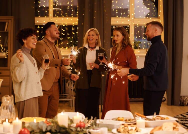 pexels-nicolemichalou-Nouvelanrepasdefamille-Comment survivre et étudier le lendemain du nouvel an