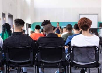 unsplash - sam-balye- Des perspectives s'ouvrent pour des études complètes en médecine et en droit en Hainaut