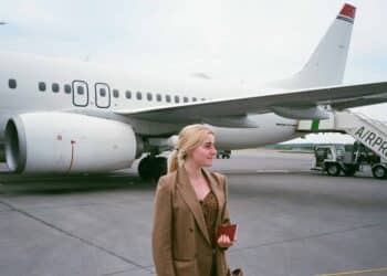 pexels-darya-sannikova-étudiante qui part en vacan es - Top 5 des destinations pour la semaine blanche