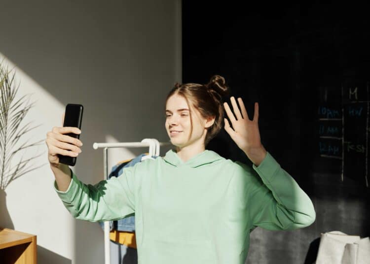 pexels-julia-m-cameron-Lancement d'une plateforme qui permet aux jeunes Bruxellois de s'exprimer sur leur avenir