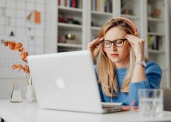 pexels-karolina-grabowska-jeunefemmequistress-3 façons de gérer ton stress à l’approche des résultats 