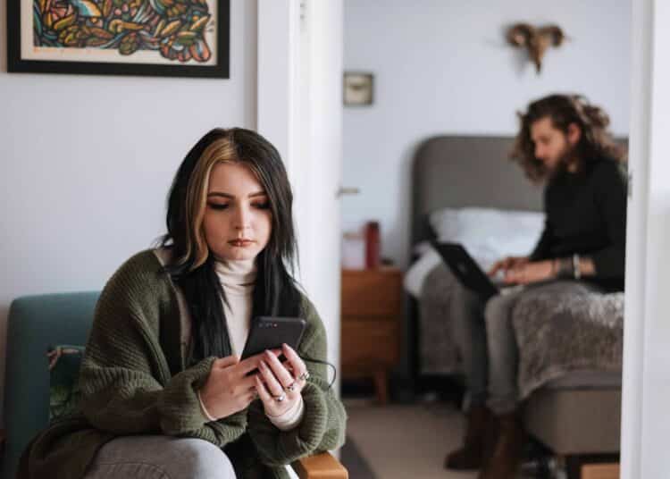 pexels-anete-lusina-Reseaux sociaux - quels impacts ont les réseaux sociaux sur notre confiance en soi
