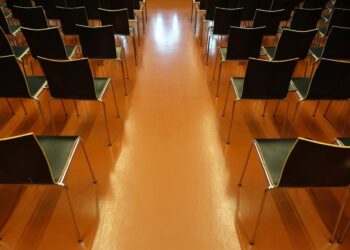 pixabay - auditorium-Valérie Glatigny n'envisage pas de limiter l'accès aux études de psychologie et de logopédie