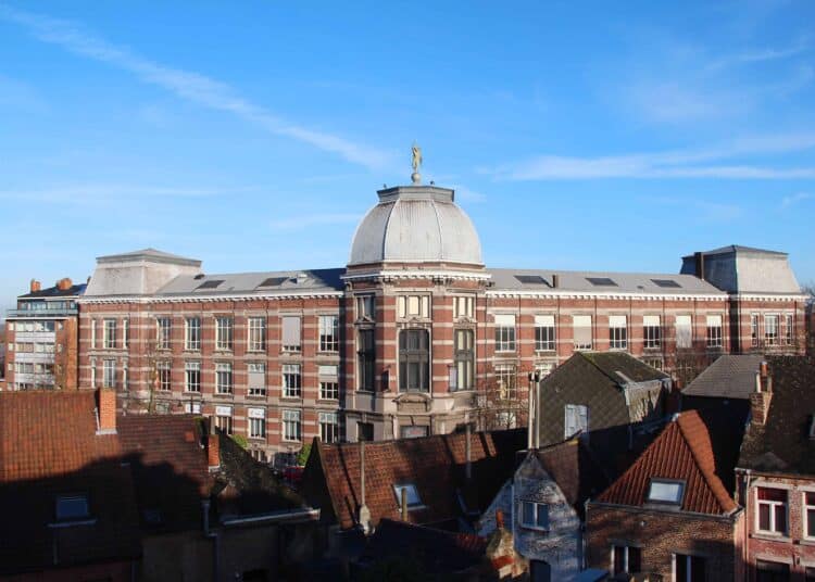 Le gouvernement de la FWB reporte la discussion sur le master en médecine à l’UMons