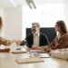 pexels-edmond-dantès-embauche -job-comment se préparer pour une job fair