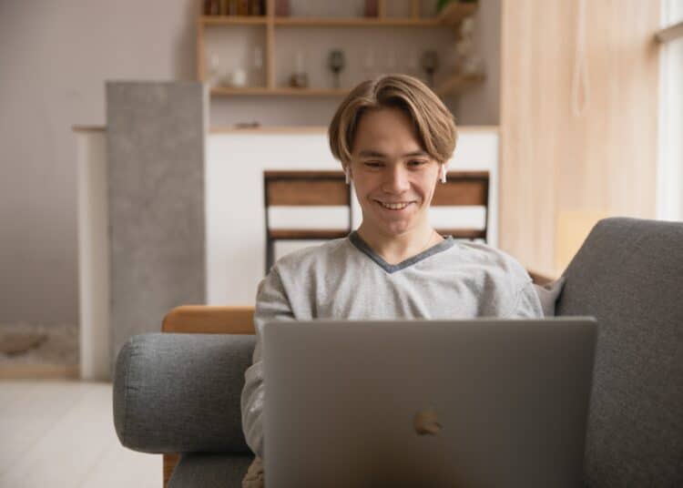 pexels-ekaterina-bolovtsova - quiz vas-tu décider de procrastiner face à ces situations de ta vie d’étudiant