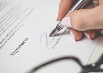 pexels-energepiccom-contrat-baux étudiant la garantie locative limitée à deux mois