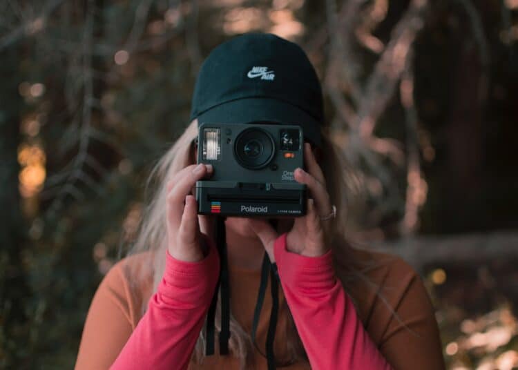 pexels-sean-valentine-polaroid- les 5 meilleurs polaroid pour les étudiants