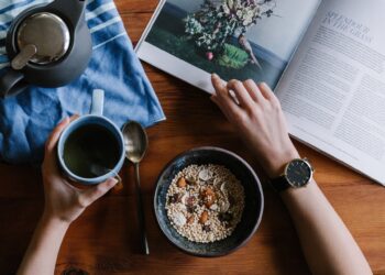 Pixabay-THE 5TH-étudiante qui prend son petit déjeuner-3 recettes étudiantes avant d’aller à la salle de sport