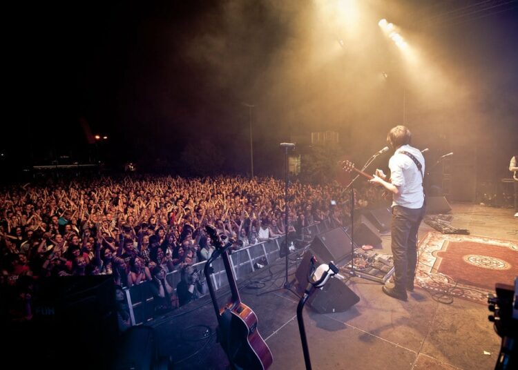 inc rock 1 flicr Vincent Kmeron Philbert