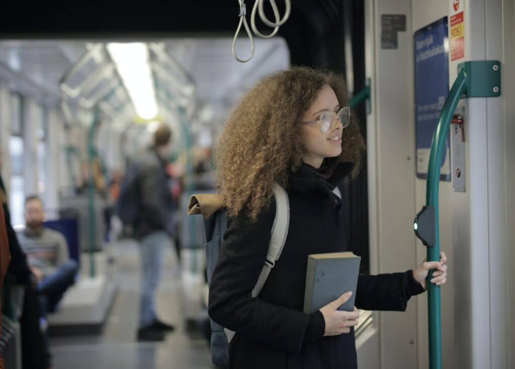 5 choses à faire dans les transports en commun quand on est étudiant