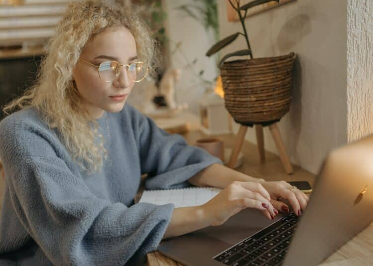 pexels-pavel-danilyuk - 6 memes qui résument bien ton niveau de stress en ce moment