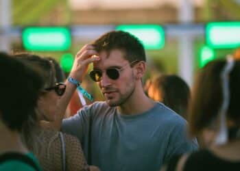 pexels-valentin-angel-fernandez-jeuneenfestival-4 indispensables pour profiter au festival Scène sur Sambre