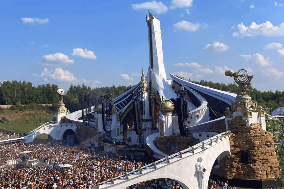 Tomorrowland-3-Valentin-Loiseau