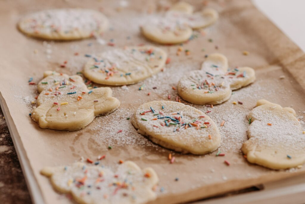 pexels-pavel-danilyuk-koekjes met decoratie-zandkoekjes met boter
