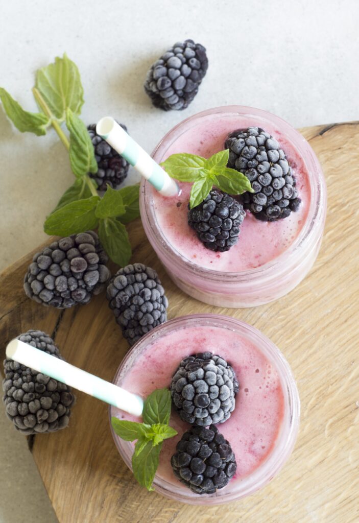 pexels-pixabay-2 smoothies- smoothie met rode vruchten