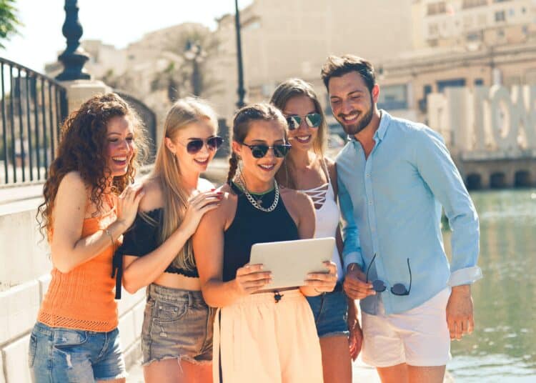 pexels-andrea-piacquadio - 6 moments que tu vas vivre cet été