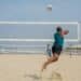 pexels-rdne-stock-project- étudiants qui font du sport à la plage - Les conseils pour continuer le sport quand on est en vacances