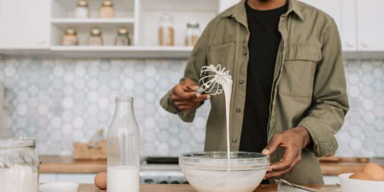 pexels-vlada-karpovich-étudiant cuisinant-3 repas du soir quand t’es seul au kot