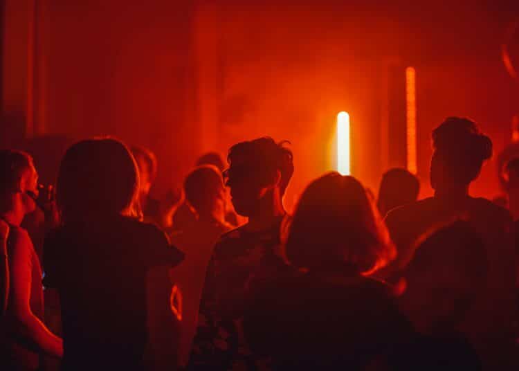 unsplash - max-titov- Le baptême étudiant, un passage obligatoire pour être intégré.e à l’université