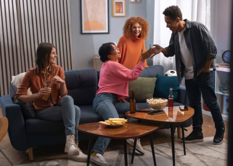 6 activités à faire pour apprendre à connaître tes colocs