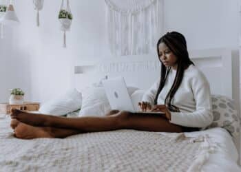 5 indispensables pour rendre ta chambre de kot agréable