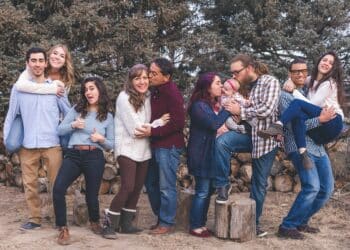 pexels-craig-adderley-famille-7 phrases qui vont te rappeler que tu es le:la petit.e dernier.e de la famille
