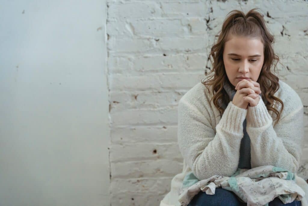 pexels-keira-burton-étudiante qui pense-4 signes que tu as peut-être faits le mauvais choix d’études