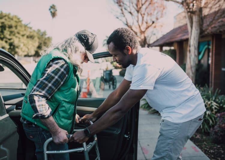 pexels-rdne-stock-project-pourquoi faire du bénévolat quand on est étudiant