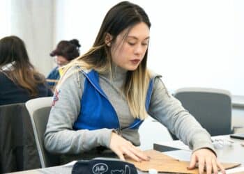 pexels-roxanne-minnish- étudiante a la rentrée - 5 réflexes durables à adopter dès la rentrée