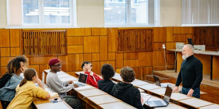 pexels-yan-krukau-étudiants en auditoire - Comment se concentrer en auditoire ?